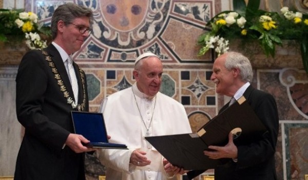 Premio Carlo Magno a Papa Francesco